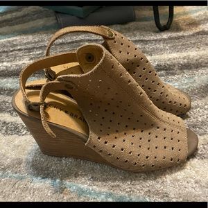 Womens sandals. Size 7.5